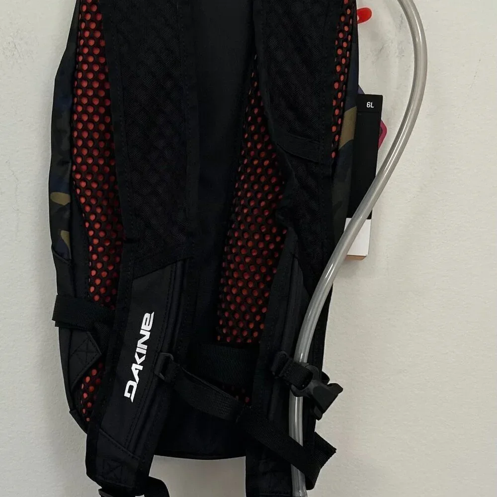 Dakine Shuttle Hydration Pack - 6L, Cascade Camo